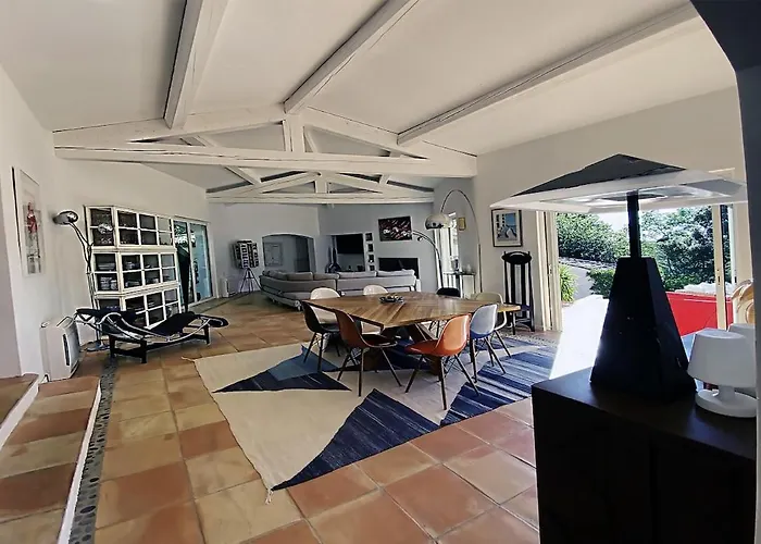 Luxury Villa, Infinity Pool, 5 Min Ramatuelle